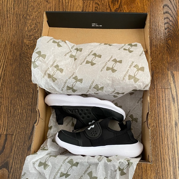 *NWT* Under Armour Runplay Sneakers - Black - Sz 13K - Picture 12 of 14